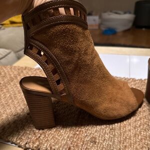 Open toe/heel -Suede ankle boot
